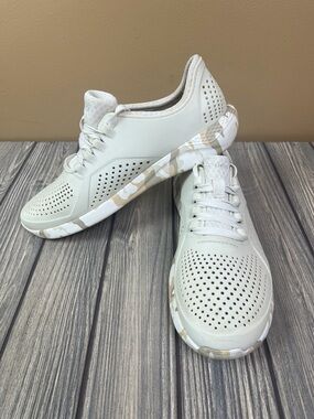 crocs Lite Ride Camo Pacer Sneakers Women's 11 Cream Lightweight